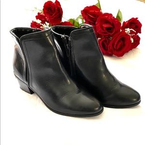 Karen Scott women’s